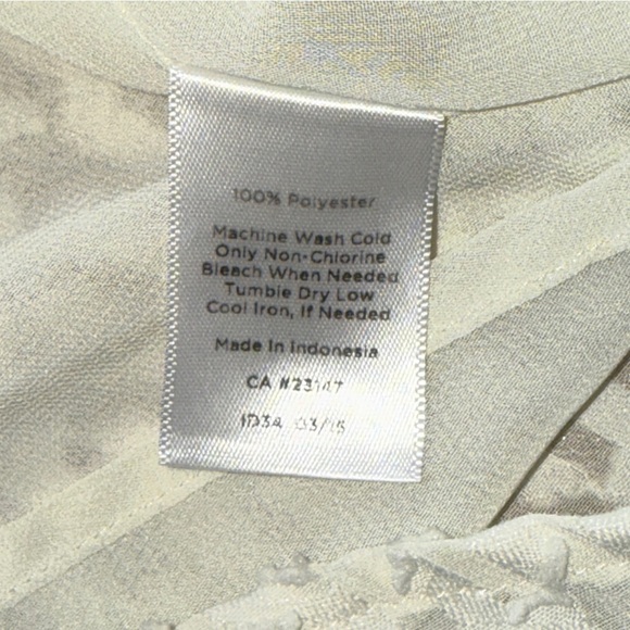 Talbots Sheer Cream Ivory White Chain Textured Top Lightweight Button Up Sz 8 - Picture 11 of 12